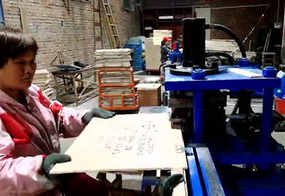 木箱模具定位自動釘扣機設(shè)備